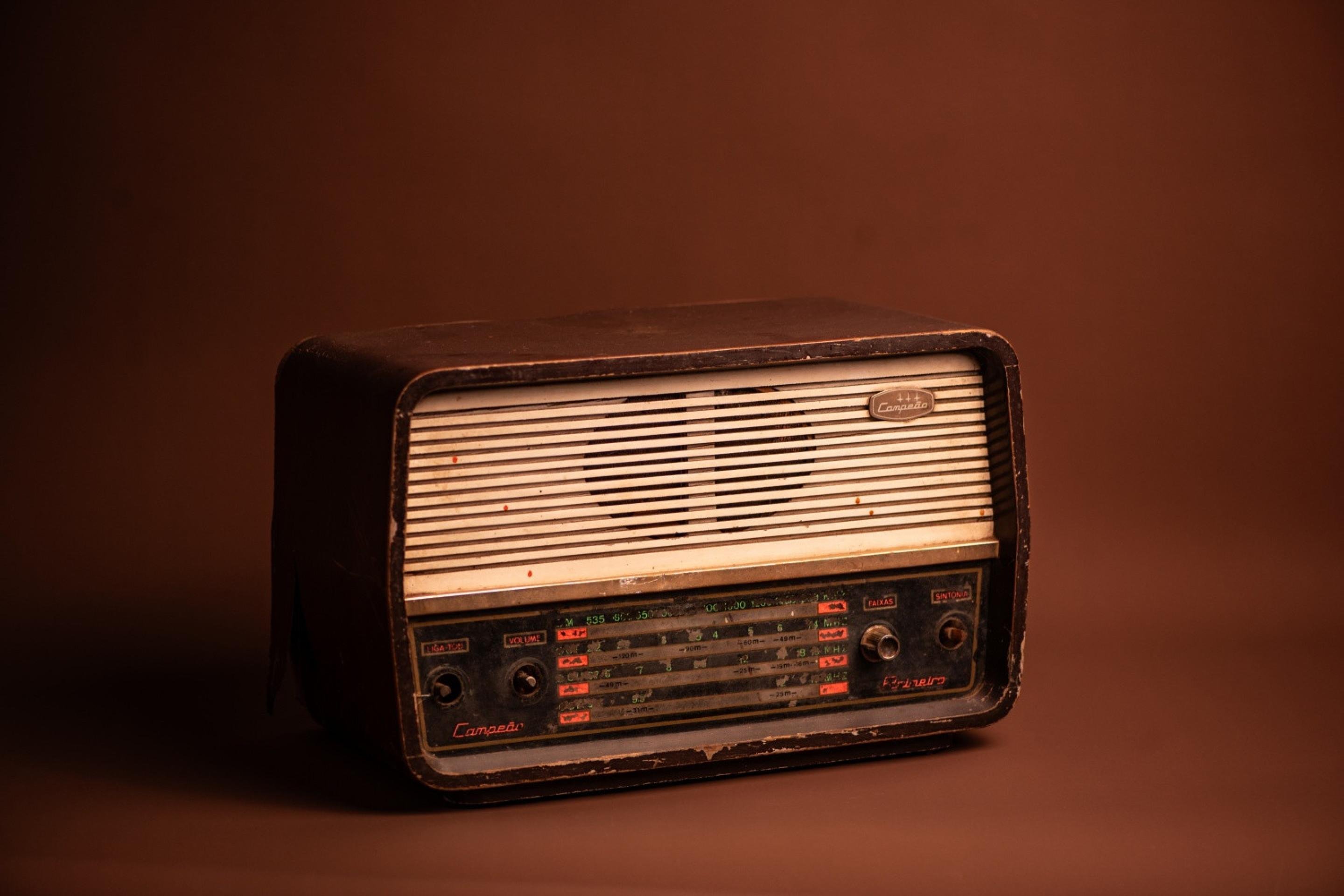 Coletivo Entrevazios lança plataforma digital Acervo Poético de Objetos