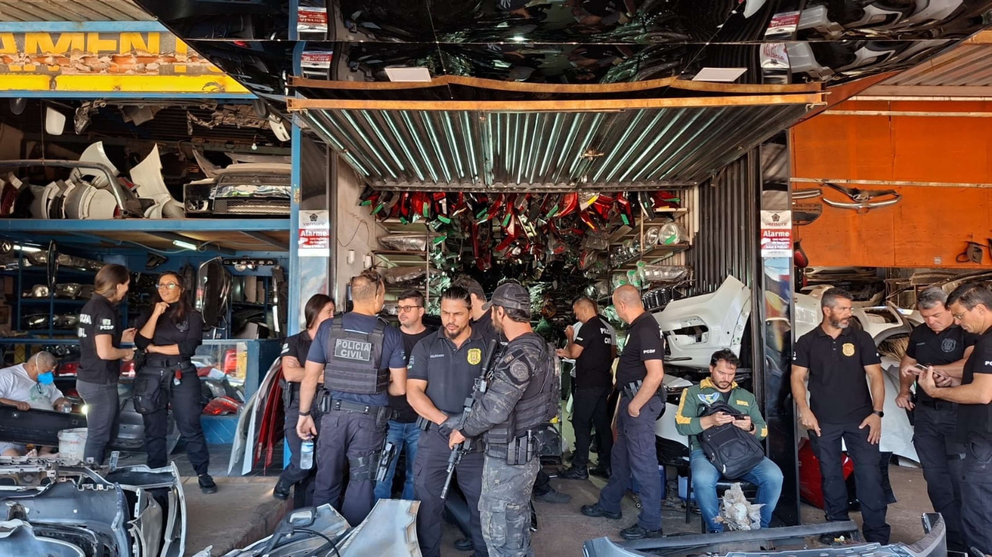 Oficinas de Taguatinga vendiam módulos de veículos usados em roubos e furtos