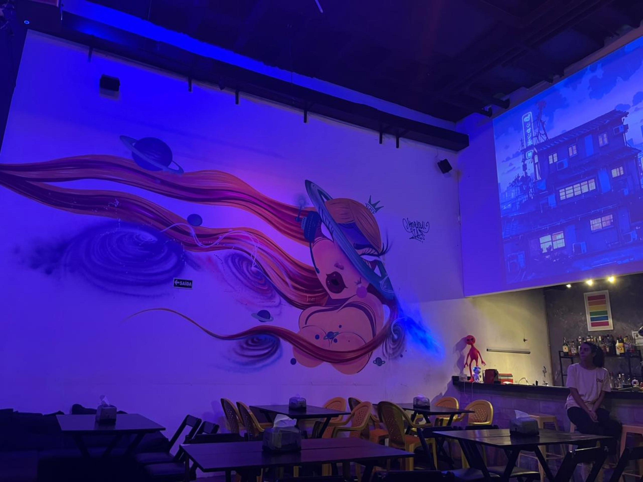 Bar com tema espacial e pub de rock se tornam point em Samambaia