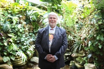 Francisco Periotto usa camiseta em homenagem a Paiva Netto - (crédito: Divulgação/LBV) Francisco Periotto usa camiseta em homenagem a Paiva Netto - (crédito: Divulgação/LBV)