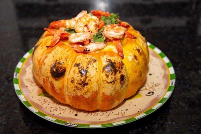 Camarão na abóbora-moranga (Imagem: Adilson Sochodolak | Shutterstock) - (crédito: EdiCase) Camarão na abóbora-moranga (Imagem: Adilson Sochodolak | Shutterstock) - (crédito: EdiCase)