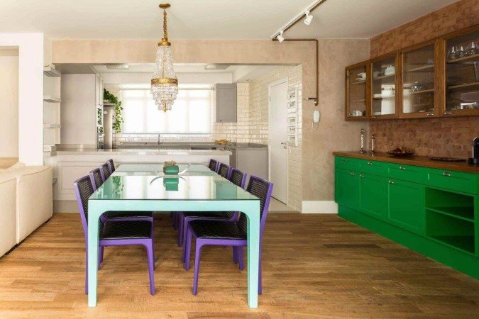 A paleta de cores tem o poder de transformar o clima dos ambientes (Imagem: Igor Strina | Projeto: Amarelo Rosa Arquitetura) - (crédito: EdiCase) A paleta de cores tem o poder de transformar o clima dos ambientes (Imagem: Igor Strina | Projeto: Amarelo Rosa Arquitetura) - (crédito: EdiCase)