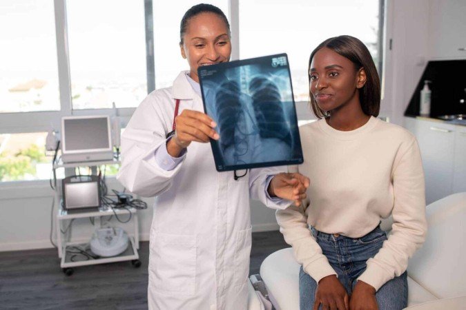 Grande parte dos danos à saúde dos pulmões poderia ser evitada com atitudes simples de prevenção (Imagem: KAMPUS | Shutterstock) - (crédito: EdiCase) Grande parte dos danos à saúde dos pulmões poderia ser evitada com atitudes simples de prevenção (Imagem: KAMPUS | Shutterstock) - (crédito: EdiCase)