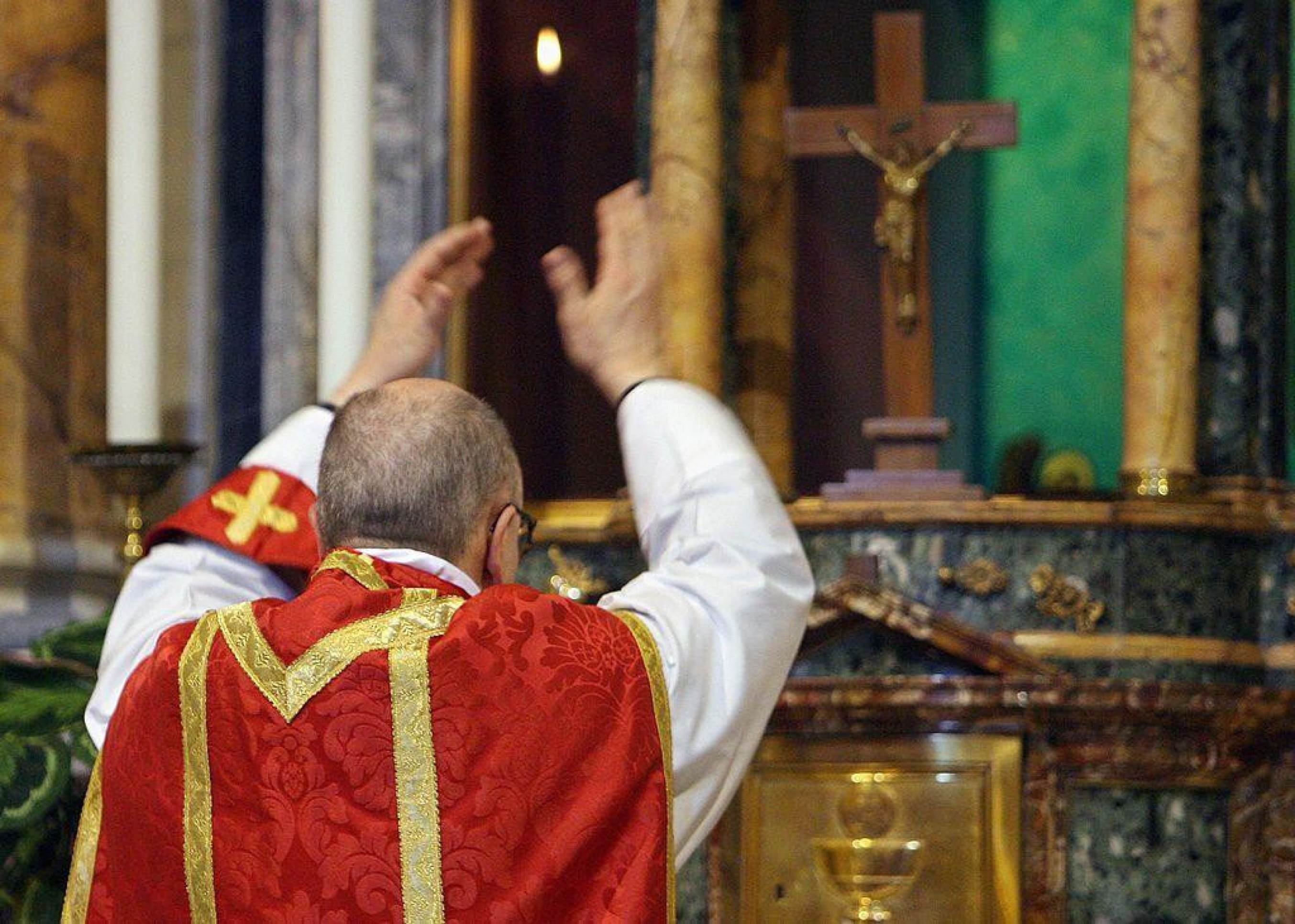 Por que missa em latim virou campo de batalha entre tradicionalistas e progressistas — e teste para Leão 14