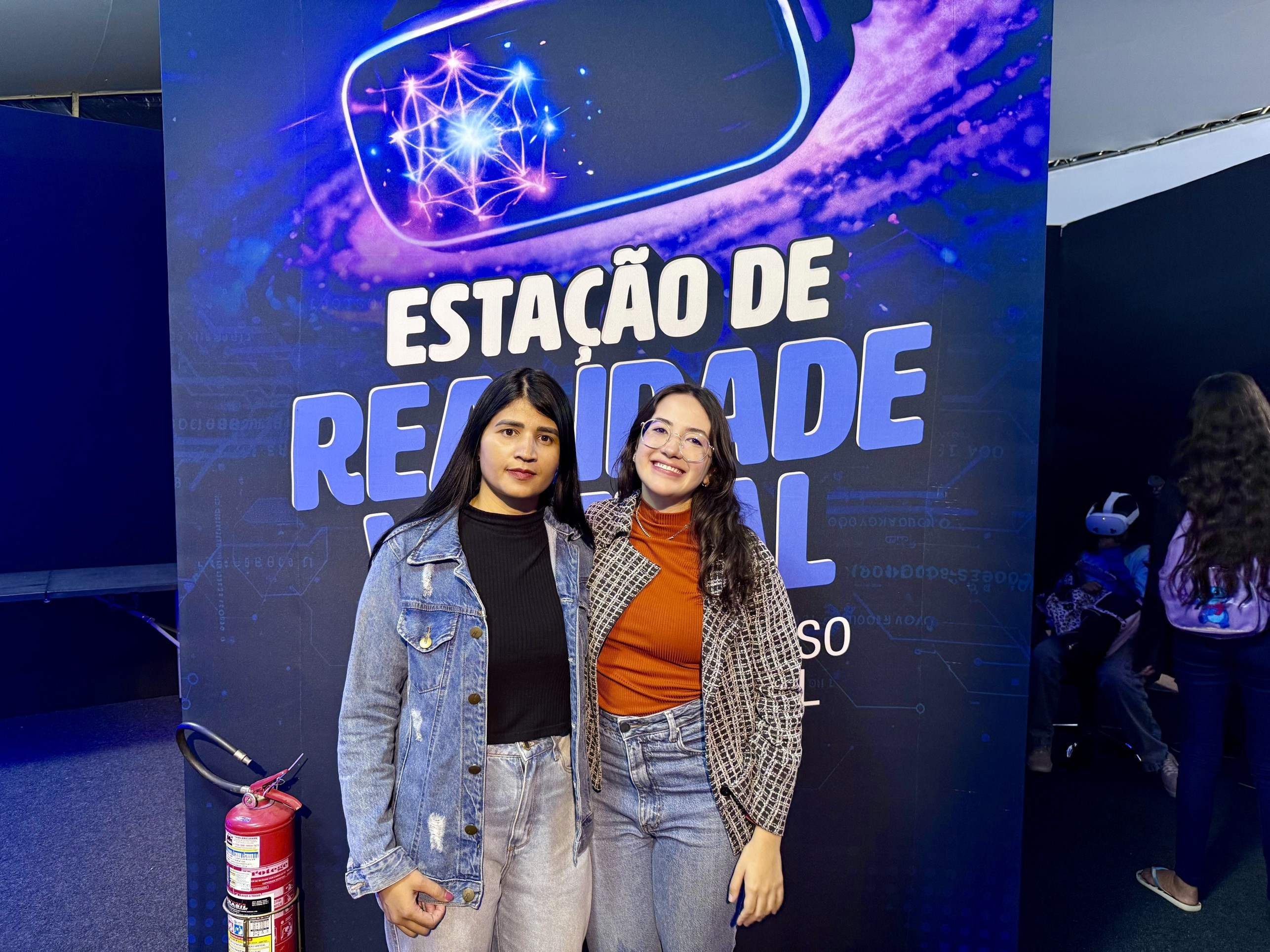 As professoras do CEF 27 de Ceilândia resolveram levar seus alunos para visitar o projeto IA nas escolas e aprender um pouco mais sobre a tenologia 