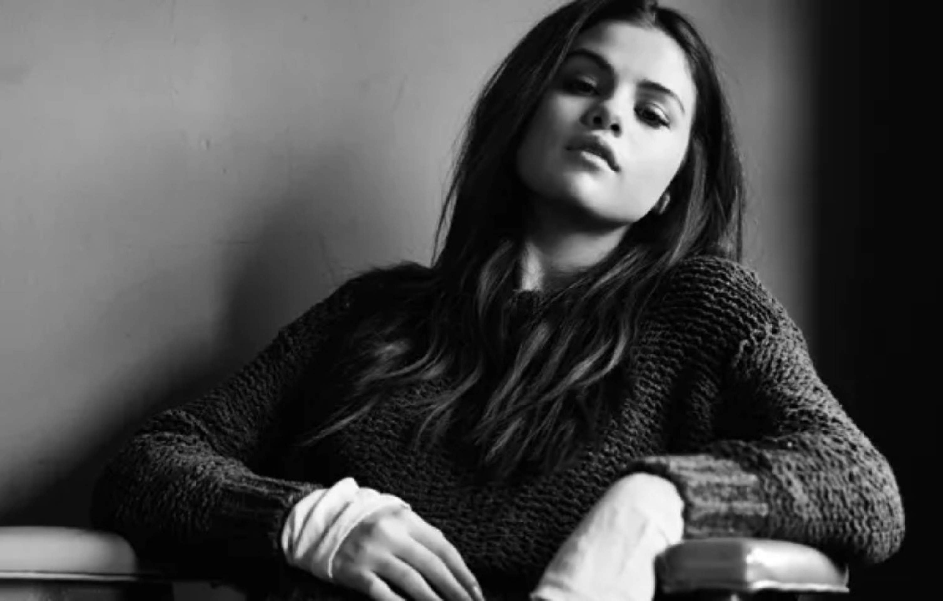 Selena Gomez celebra amizade com Taylor Swift e compartilha conselho valioso