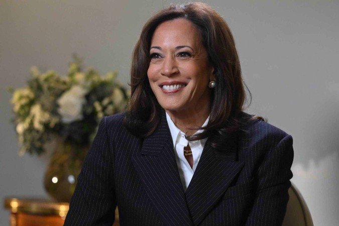 Laura Kuenssberg (à esquerda) entrevistou Kamala Harris em Londres, no Reino Unido - (crédito: BBC) Laura Kuenssberg (à esquerda) entrevistou Kamala Harris em Londres, no Reino Unido - (crédito: BBC)