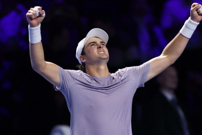 O mundo do tênis percebeu que João Fonseca gera benefícios comerciais que se traduzem em mais público, atenção midiática e novos praticantes do esporte - (crédito: Getty Images) O mundo do tênis percebeu que João Fonseca gera benefícios comerciais que se traduzem em mais público, atenção midiática e novos praticantes do esporte - (crédito: Getty Images)