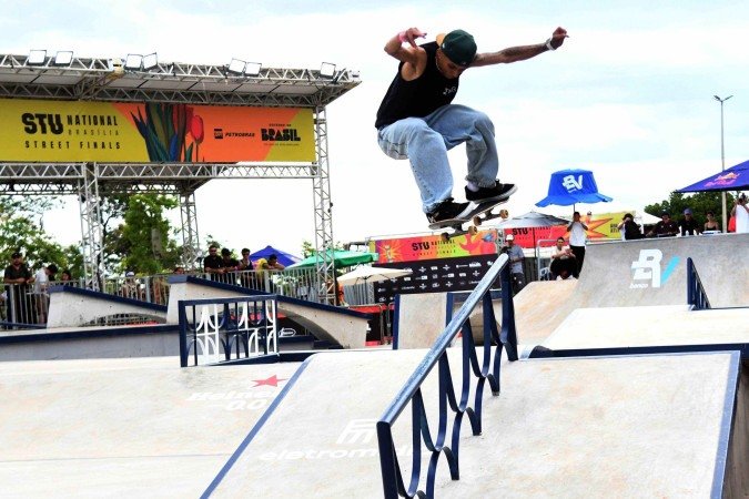 As manobras radicais continuam neste domingo, a partir das 9h até 17h40 no Estacionamento 4 do Parque da Cidade - (crédito: Ed Alves/CB) As manobras radicais continuam neste domingo, a partir das 9h até 17h40 no Estacionamento 4 do Parque da Cidade - (crédito: Ed Alves/CB)