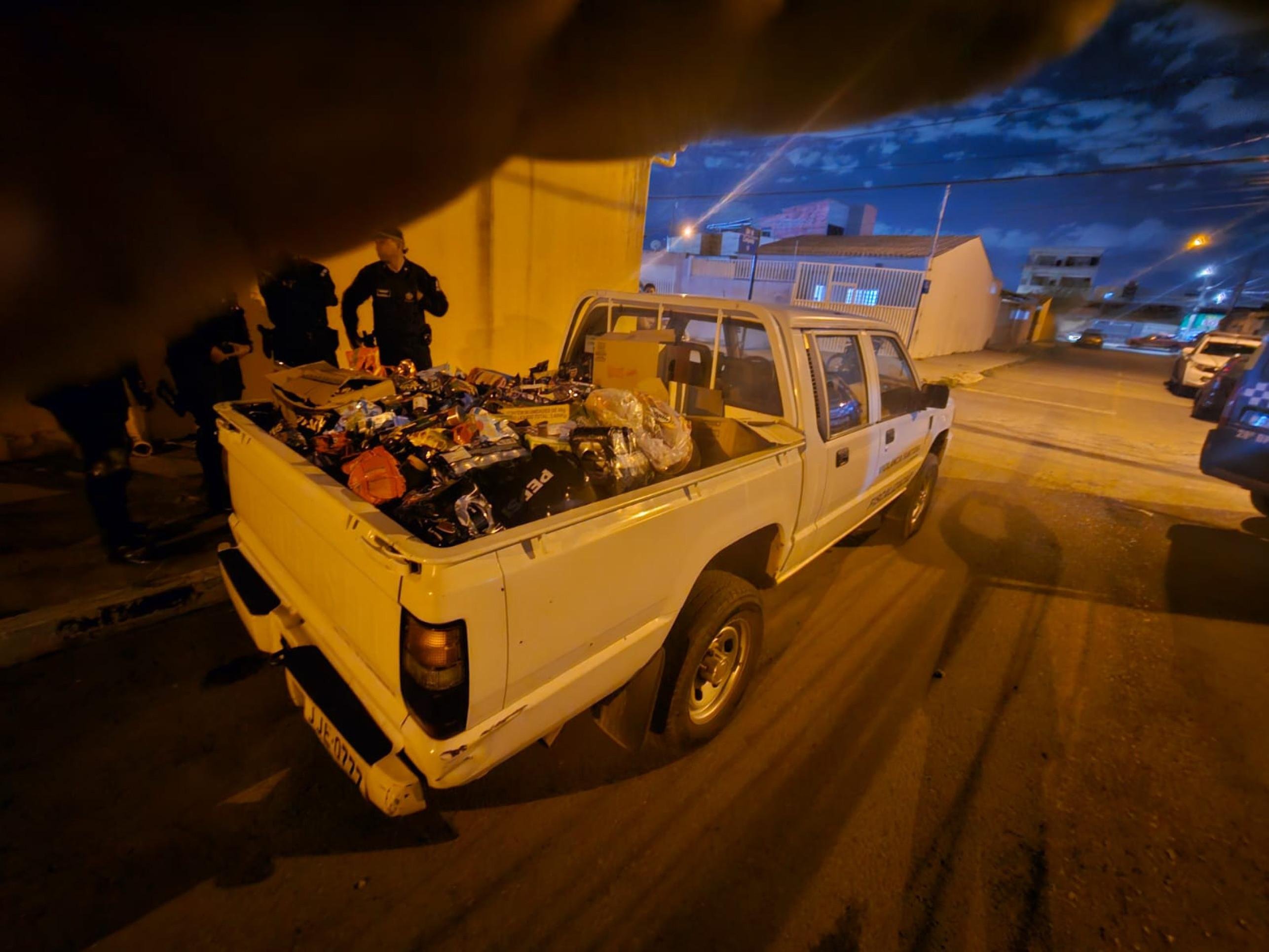 Duas toneladas de produtos vencidos apreendidas no Riacho Fundo I e II