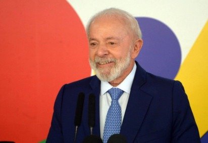 Lula sancionou a lei durante cerimônia fechada no Palácio do Planalto. Sistema integra gestão da educação em estados e municípios - 