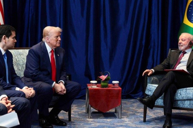 No Sudeste Asiático, Lula quer diversificar rotas comerciais diante da deterioração nas relações com EUA - (crédito: MAST IRHAM/EPA/Shutterstock) No Sudeste Asiático, Lula quer diversificar rotas comerciais diante da deterioração nas relações com EUA - (crédito: MAST IRHAM/EPA/Shutterstock)