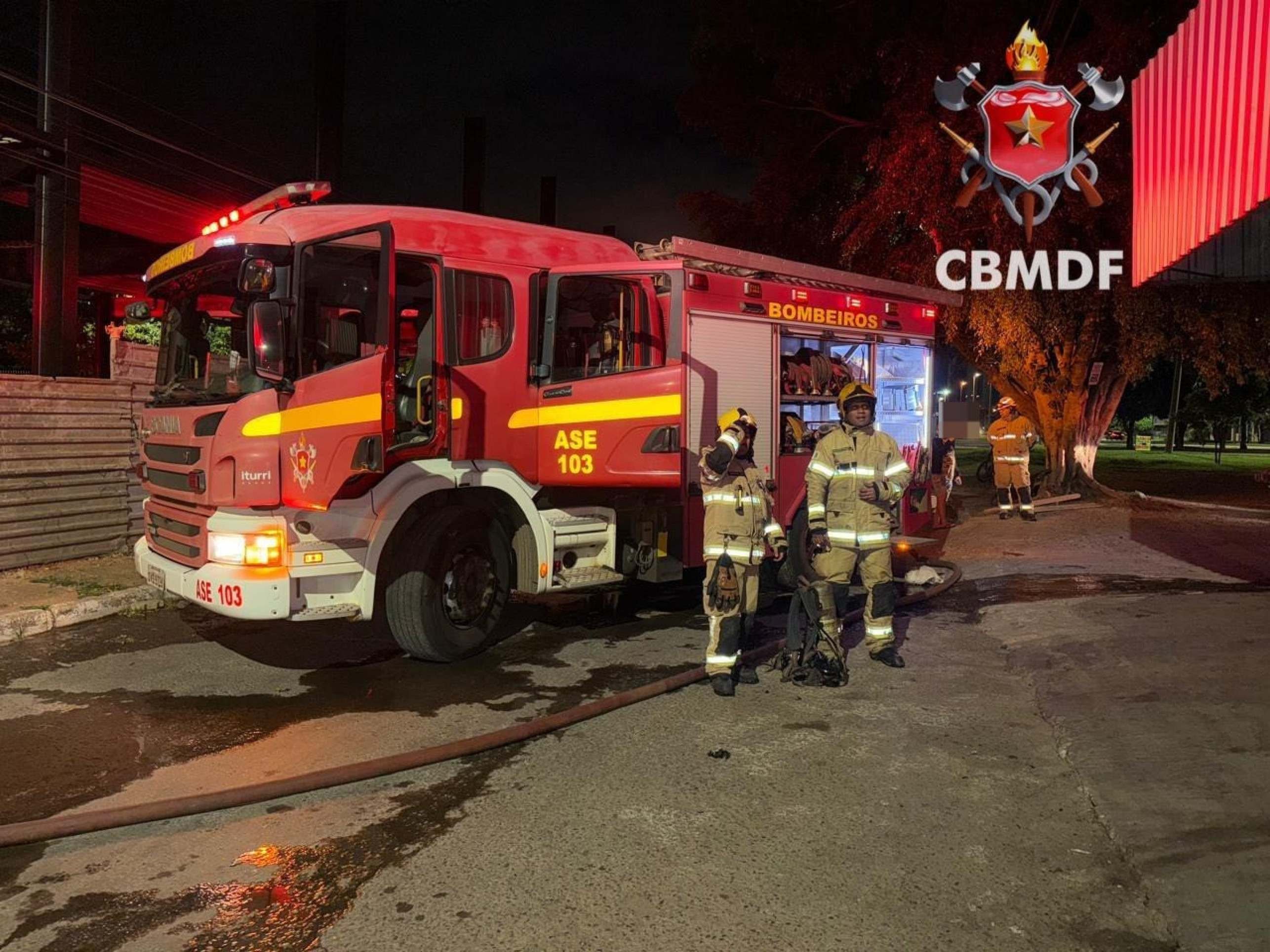 Fogo atingiu depósito no Gama