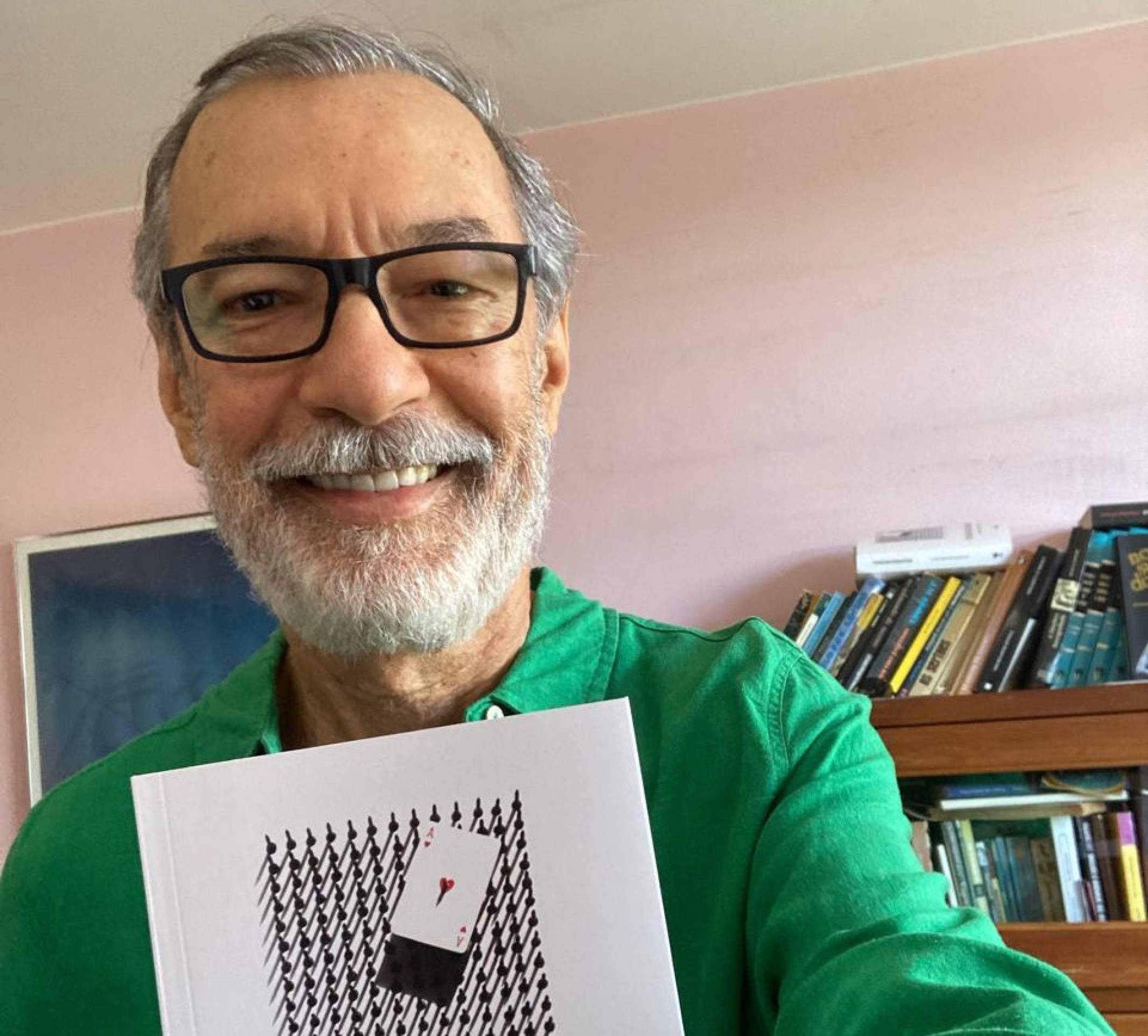 Ivan Sérgio lança romance perpassado pela ditadura e pelo amor na juventude