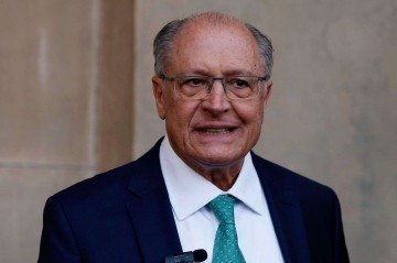Alckmin destaca que, apesar do corte de tarifas pelos EUA, café e carne bovina seguem sob taxação de 40%. - (crédito: Tânia Rêgo/Agência Brasil) Alckmin destaca que, apesar do corte de tarifas pelos EUA, café e carne bovina seguem sob taxação de 40%. - (crédito: Tânia Rêgo/Agência Brasil)