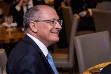 'Aquele que foi exportado depois de 13 de novembro vai ser reembolsado', disse Alckmin - (crédito: Júlio César Silva/MDIC) 'Aquele que foi exportado depois de 13 de novembro vai ser reembolsado', disse Alckmin - (crédito: Júlio César Silva/MDIC)