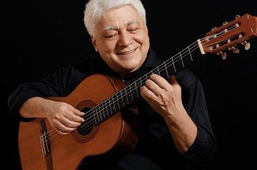 Lula Galvão apresenta show seguido de masterclass na Loja Harmonia 