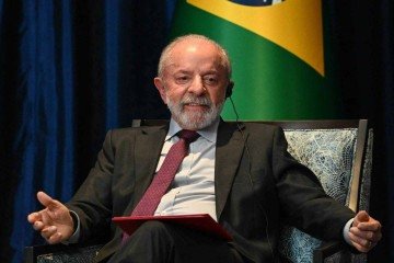 Lula comemora 80 anos hoje -  (crédito: ANDREW CABALLERO-REYNOLDS / AFP)