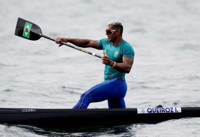 Quem também subiu ao pódio foi o compatriota Gabriel Assunção, que levou o bronze. O chinês Ji Bowen faturou a prata. -  (crédito:  Alexandre Loureiro/COB) -Quem também subiu ao pódio foi o compatriota Gabriel Assunção, que levou o bronze. O chinês Ji Bowen faturou a prata. -  (crédito:  Alexandre Loureiro/COB)