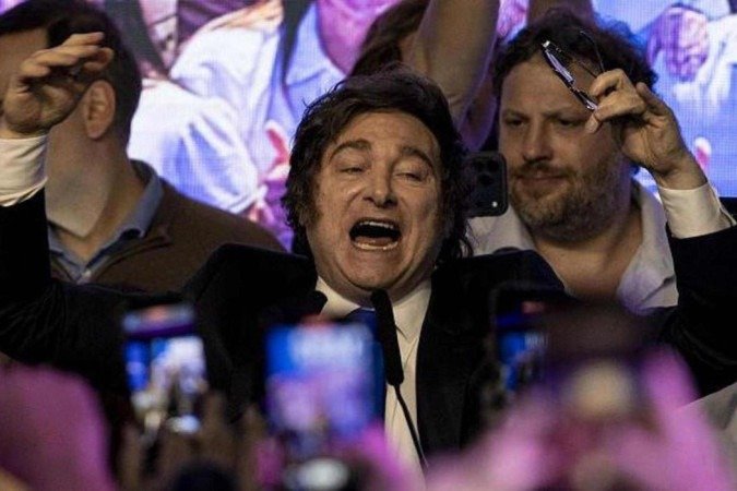 Quando Milei se tornou presidente, a Argentina estava passando por uma grande crise econômica -  (crédito: BBC)