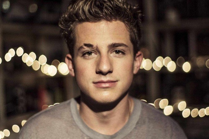 Charlie Puth anuncia gravidez da esposa em videoclipe emocionante -  (crédito: TMJBrazil)
