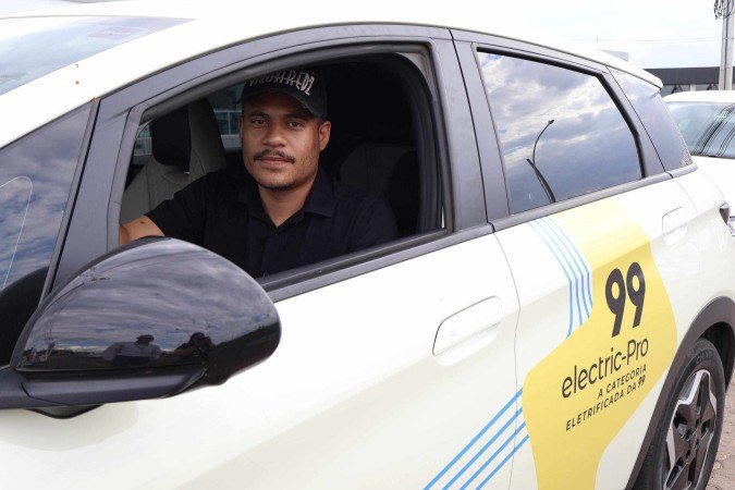  27/10/2025 Bruna Gaston CB/DA Press. Segurança para motoristas de aplicativo. Luiz Henrique motorista de aplicativo
      