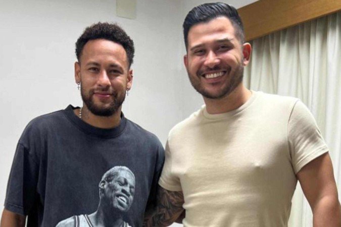 Neymar prestigia inauguração de obra no CT do Santos ao lado de empresários - (crédito: Divulgação) Neymar prestigia inauguração de obra no CT do Santos ao lado de empresários - (crédito: Divulgação)