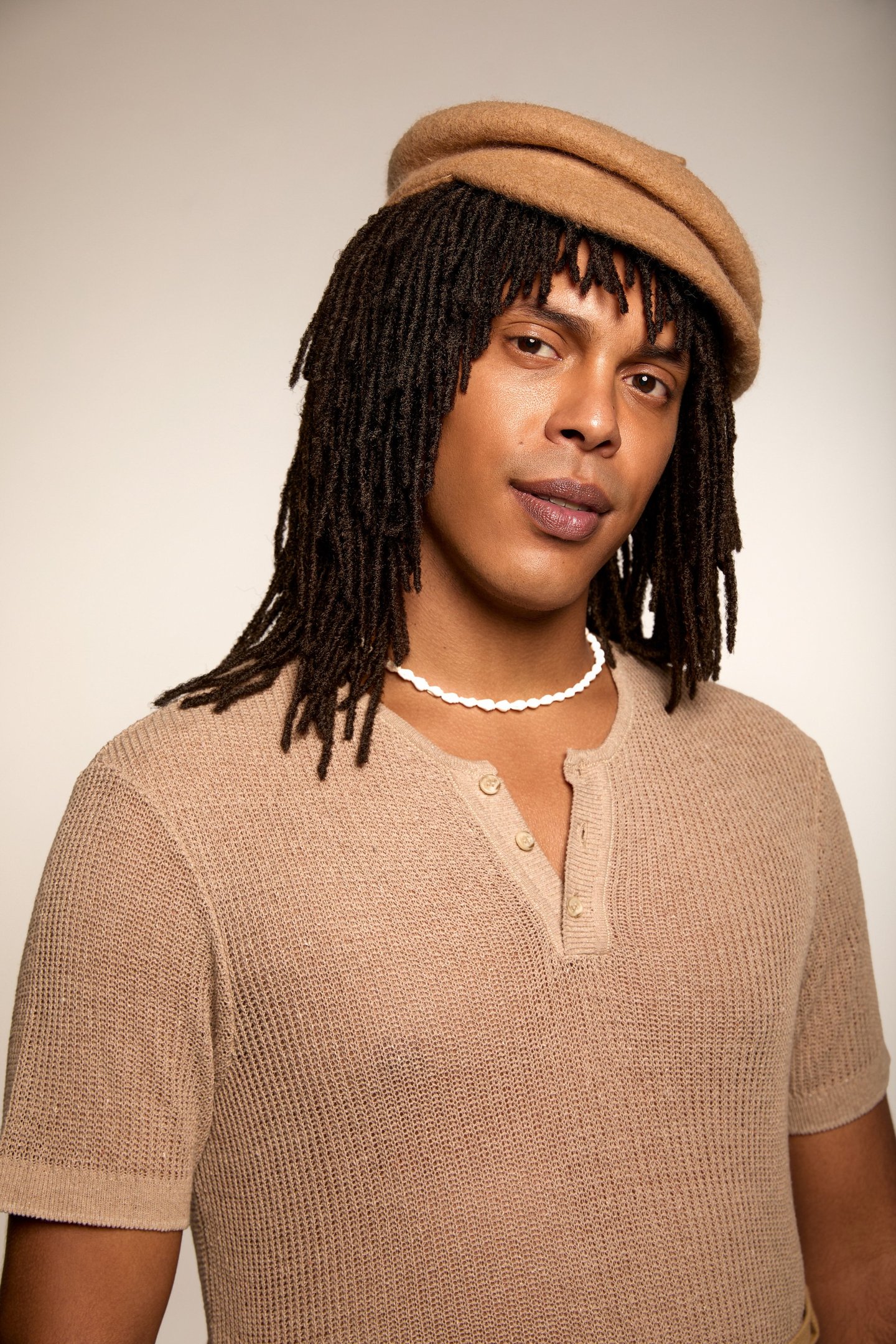 Referência musical, Djavan é tema de musical em cartaz no Teatro Unip