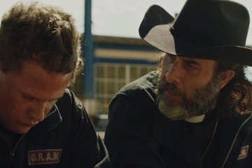 Enterre
seus mortos: suspense e terror nas telas - (crédito: Globoplay/ Divulgação) Enterre
seus mortos: suspense e terror nas telas - (crédito: Globoplay/ Divulgação)