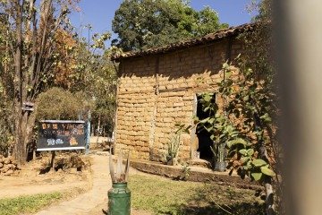 Localizado a apenas 4km do centro histórico de Paracatu, o Quilombo São Domingos é um território de história, fé e resistência