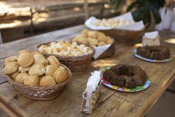 Conduzida por Isabel, a produção do açafrão é lenta e detalhista