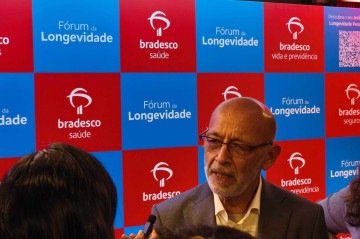 O gerontologista Alexandre Kalache abordou
temas como desigualdade social em sua palestra - (crédito: Luiz Fellipe Alves/CB/DA Press) O gerontologista Alexandre Kalache abordou
temas como desigualdade social em sua palestra - (crédito: Luiz Fellipe Alves/CB/DA Press)