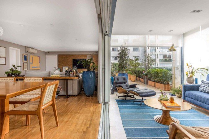 Integrar outros ambientes com a varanda é uma busca recorrente dos moradores