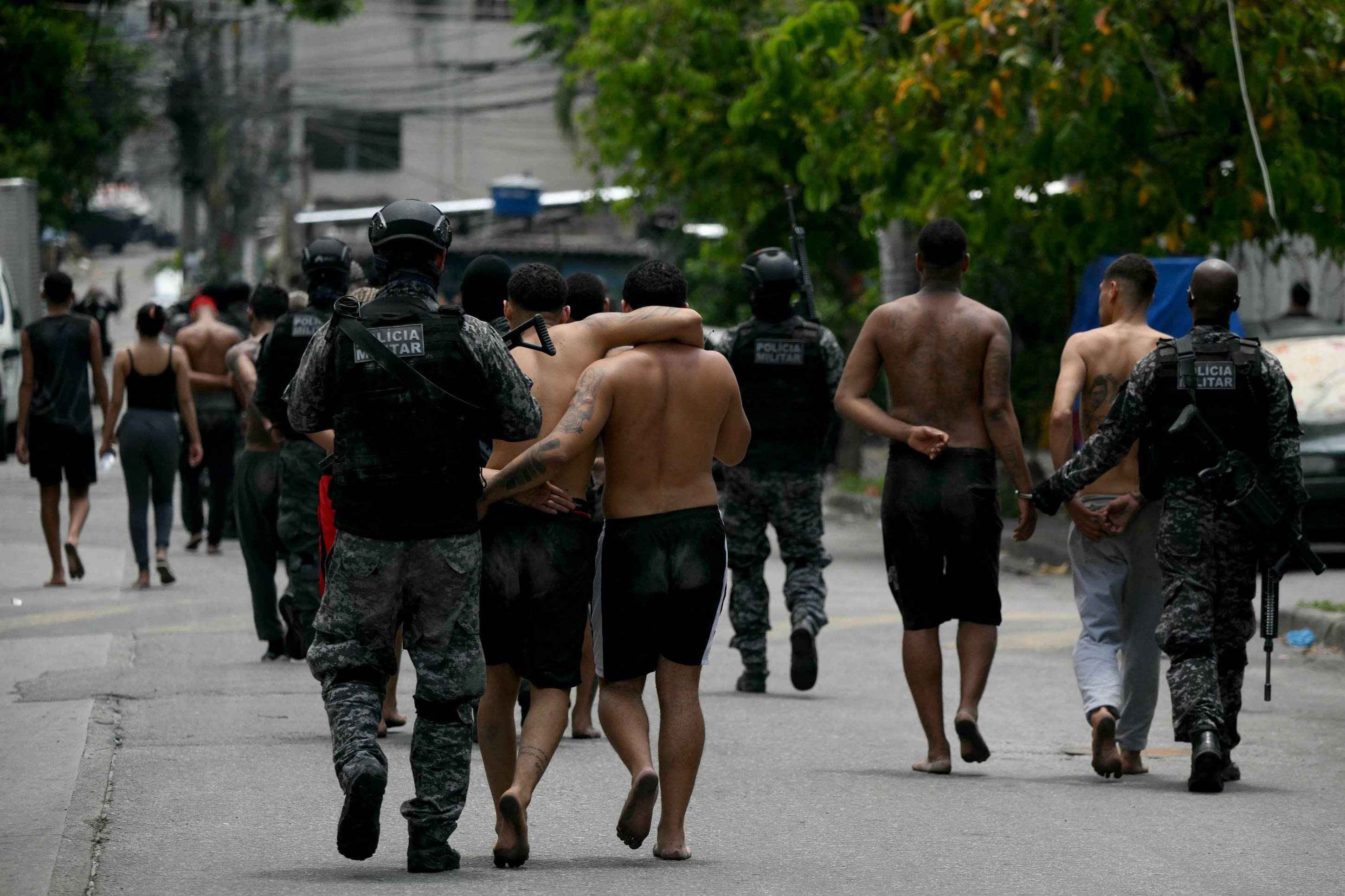 Esforço para tirar crime organizado da política - QTU Questões do Universo
