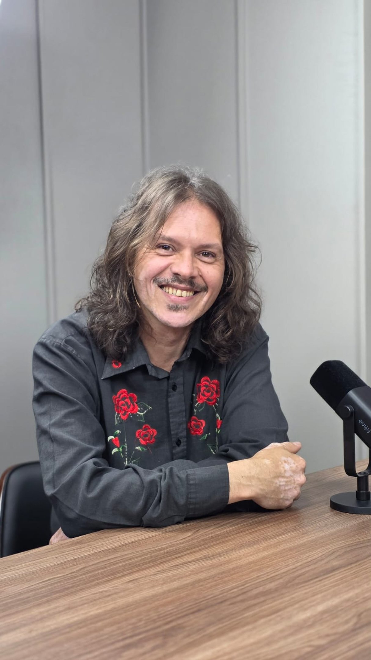 Gabriel Guedes homenageia Milton Nascimento em show no Clube do Choro 