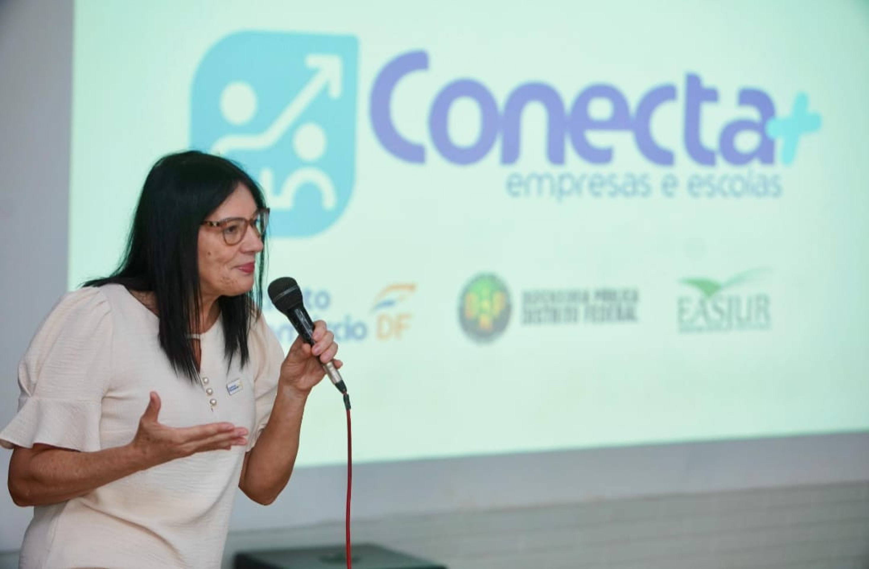 Projeto impulsiona carreira de jovens no Distrito Federal