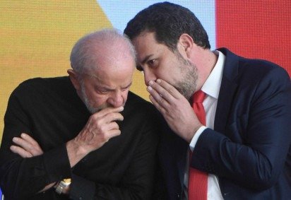 O ministro da Secretaria-Geral da Presidência, Guilherme Boulos, afirmou que Flávio pratica uma 