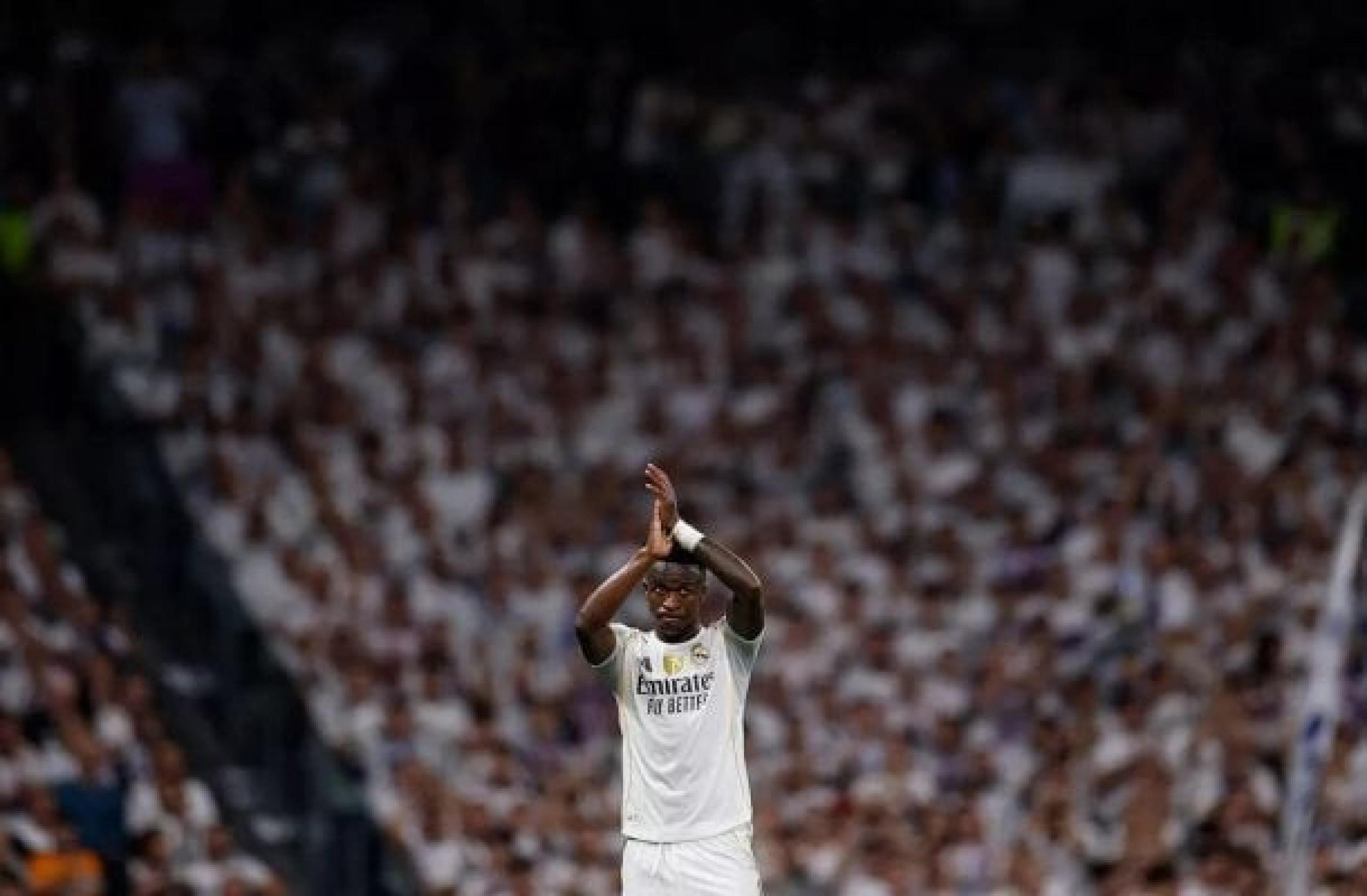 Vini Jr. pede desculpas ao Real Madrid por reação explosiva em clássico