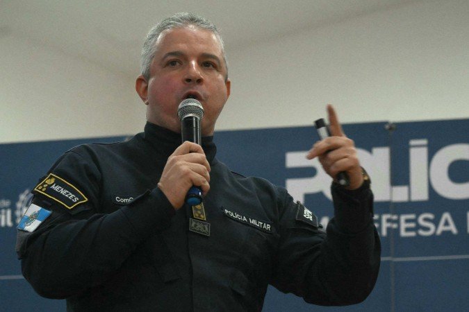 Secretário da PM do Rio, Marcelo Menezes, em coletiva de imprensa realizada nesta quarta-feira (29/10) - (crédito: AFP) Secretário da PM do Rio, Marcelo Menezes, em coletiva de imprensa realizada nesta quarta-feira (29/10) - (crédito: AFP)