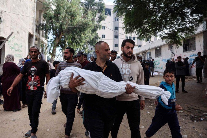 Mais de 100 pessoas são mortas em ataques israelenses em Gaza