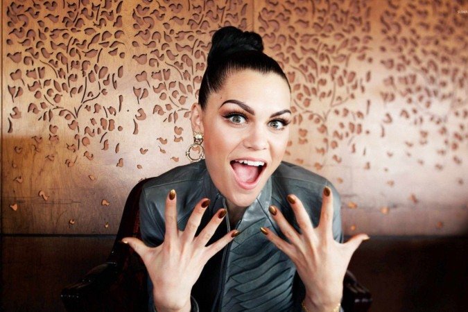 Jessie J desabafa após cirurgia ser adiada e emociona fãs -  (crédito: TMJBrazil)
