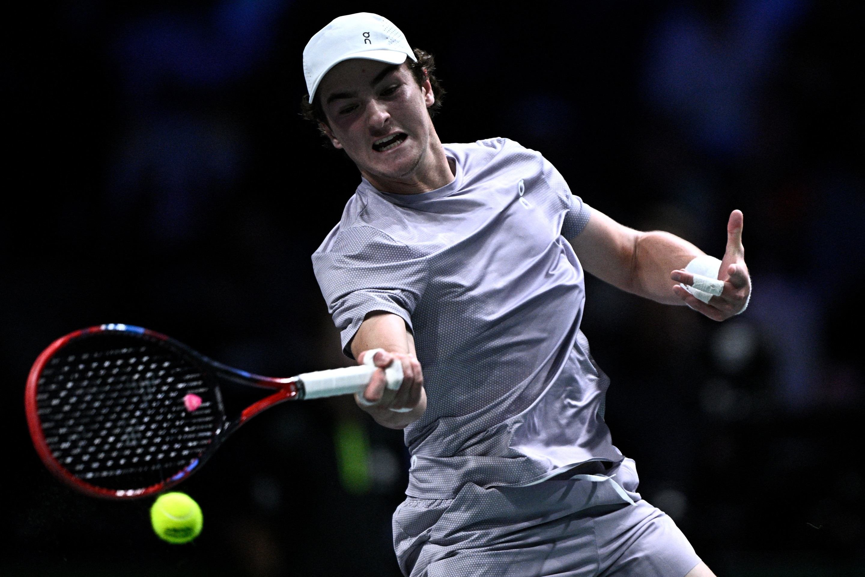 João Fonseca é eliminado do Masters 1000 de Paris por Karen Khachanov 