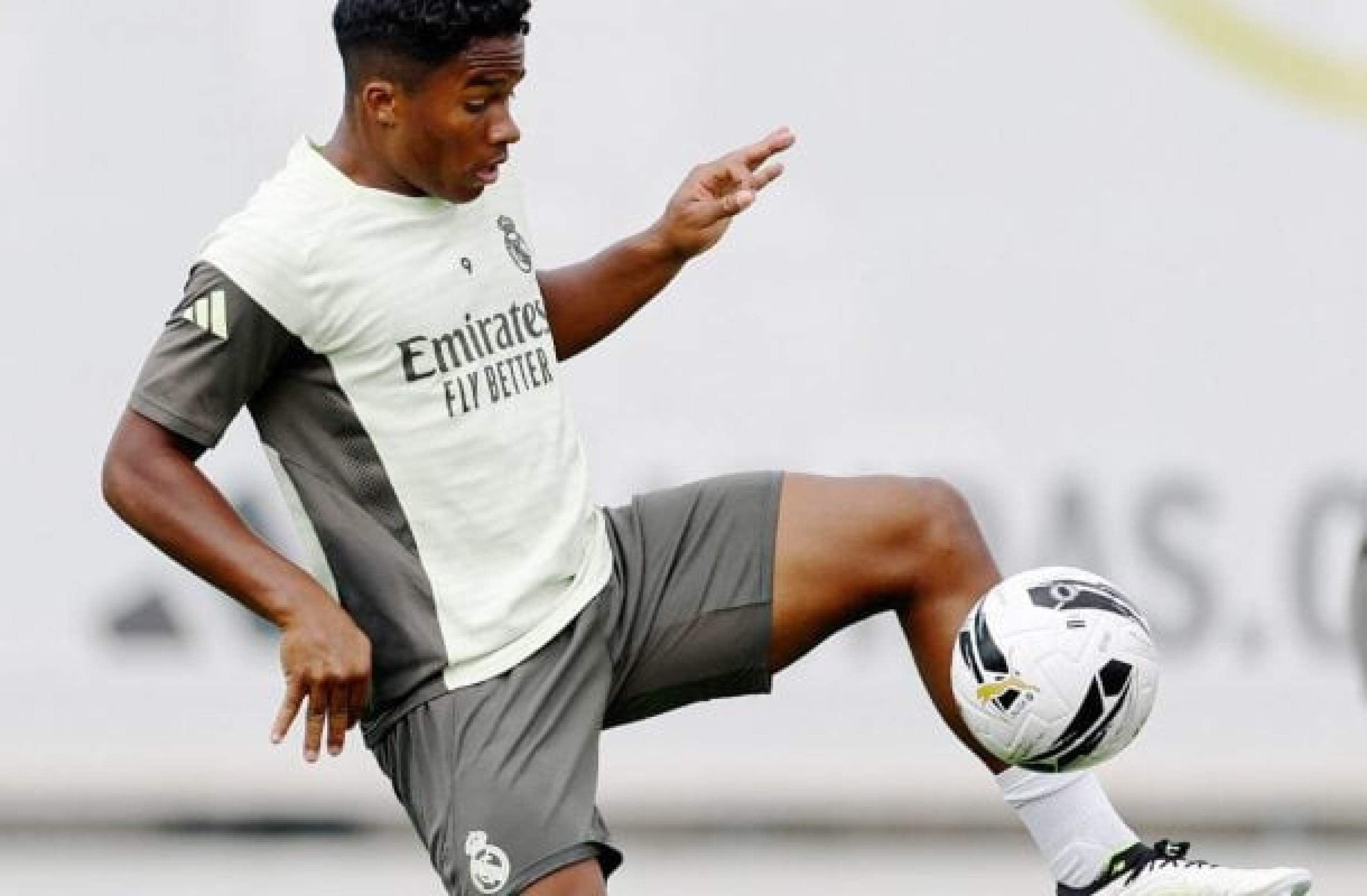 Lyon inicia contatos com o Real Madrid e busca ter Endrick por empréstimo