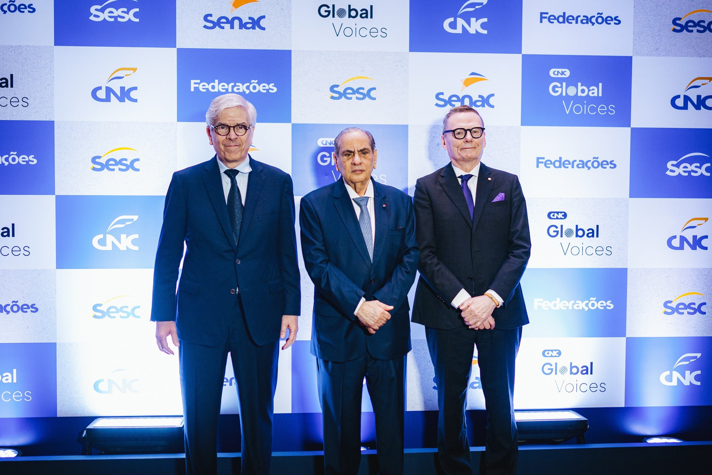 Os Prêmios Nobel de Economia, Paul Michael Romer e James Robinson, com o Presidente José Roberto Tadros