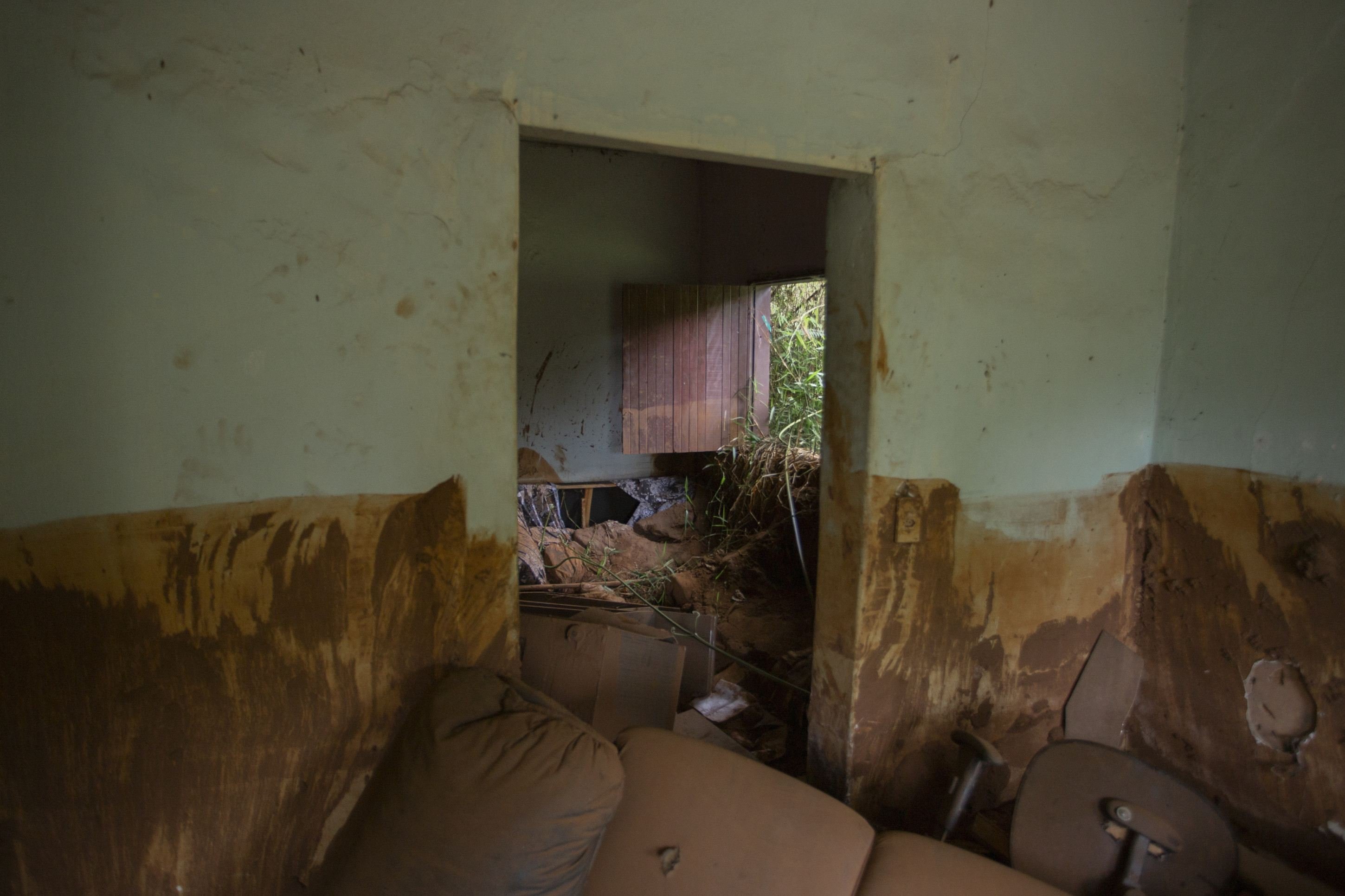 Sessão no Cine Brasília exibe documentário sobre tragédias em barragens