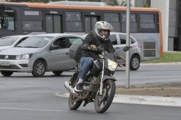 2025 registrou aumento considerável de morte de motociclistas no trânsito do DF
- (crédito: Marcelo Ferreira/CB/D.A Press) 2025 registrou aumento considerável de morte de motociclistas no trânsito do DF
- (crédito: Marcelo Ferreira/CB/D.A Press)