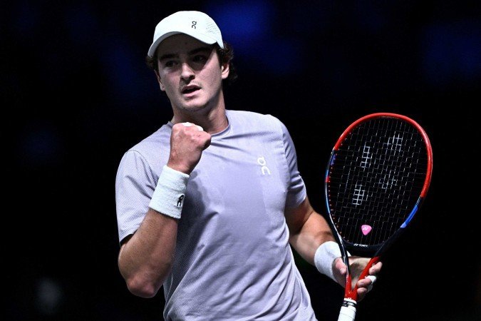 João se tornou o quinto jogador da história do Brasil a entrar no Top 25, depois de Gustavo Kuerten, Thomaz Bellucci, Thomaz Koch e Fernando Meligeni -  (crédito: Julien de Rosa/AFP)