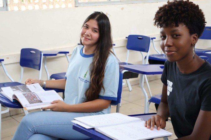  30/10/2025 Bruna Gaston CB/DA Press. Redação do Enem, Centro de Ensino Elefante Branco. Anna Júlia Lops e Ana Giulia Leal
      