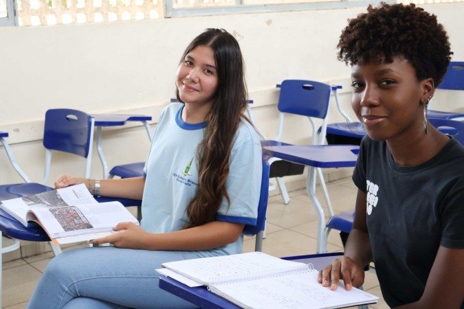  30/10/2025 Bruna Gaston CB/DA Press. Redação do Enem, Centro de Ensino Elefante Branco. Anna Júlia Lops e Ana Giulia Leal
      
