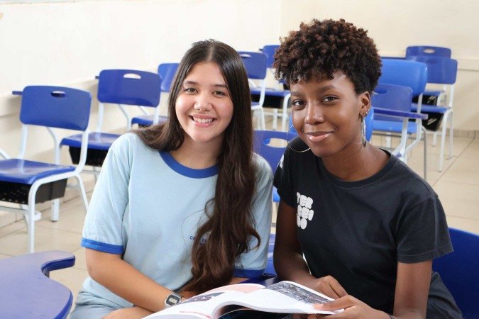 30/10/2025 Bruna Gaston CB/DA Press. Redação do Enem, Centro de Ensino Elefante Branco. Anna Júlia Lops e Ana Giulia Leal
      